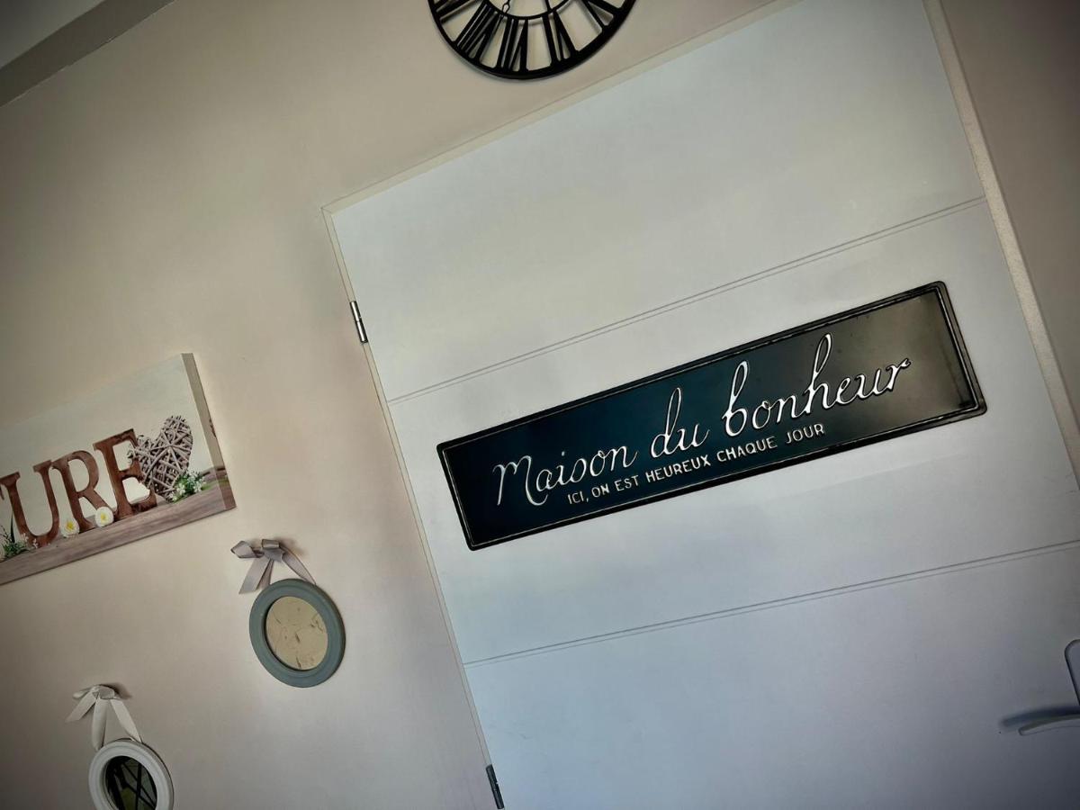 Logement Privatif Avec Jacuzzi Apartamento Bergues Exterior foto